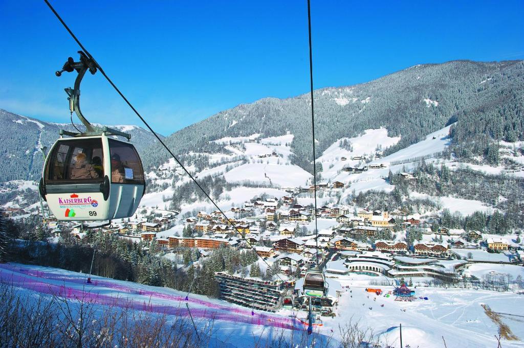 Bed and Breakfast Gaestehaus Schusser An Der Therme à Bad Kleinkirchheim Extérieur photo